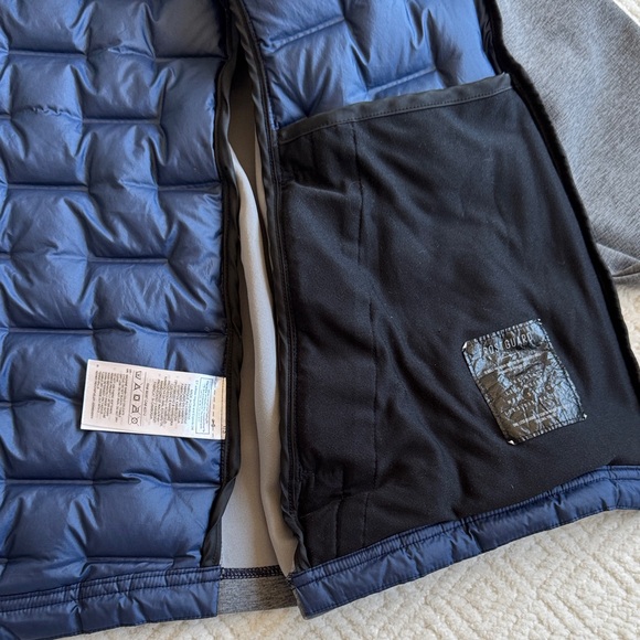 Adidas Men's Tech Frostguard
Recycled Content Down Quilted Insulated
Jacket Sz M - Picture 10 of 12